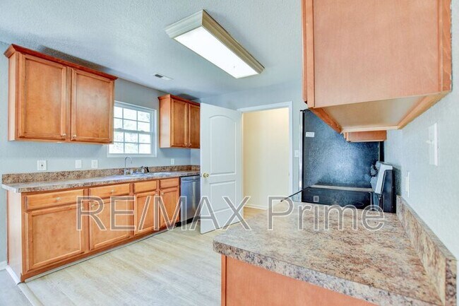 Building Photo - 2513 Masi St