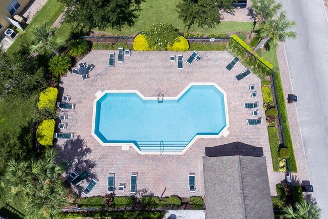 Building Photo - 4/2.5 Beautiful Energy Efficient Townhome in St. Cloud