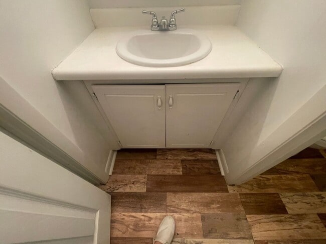 Building Photo - 917 Johnson St