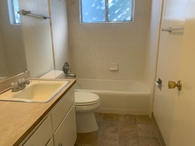 Building Photo - 2832 Sweet Way