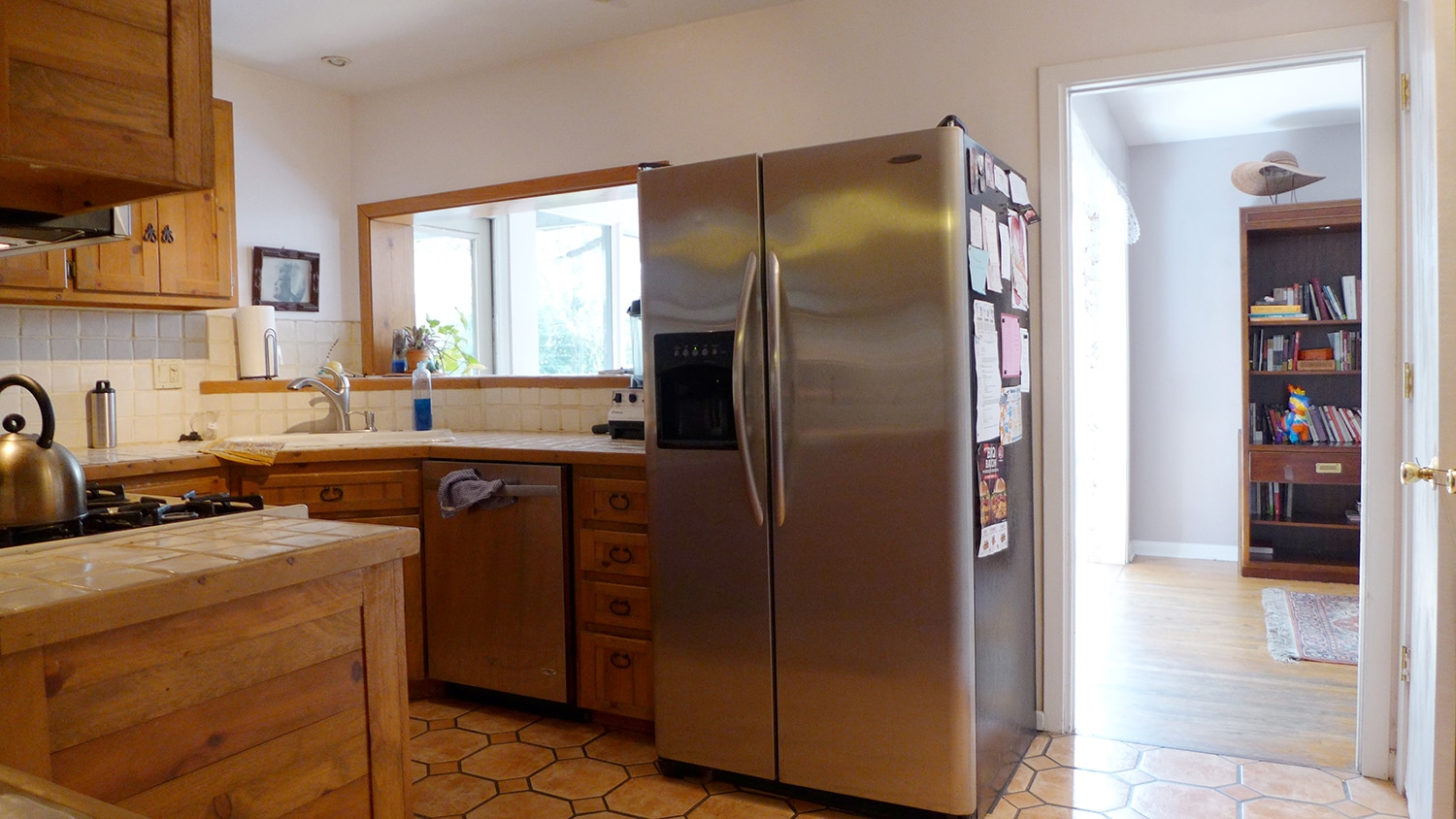 Building Photo - 310 West Mistletoe Avenue