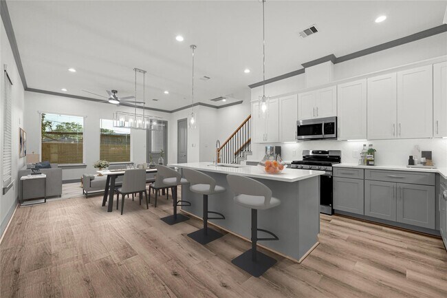 Building Photo - 4019 Stassen St