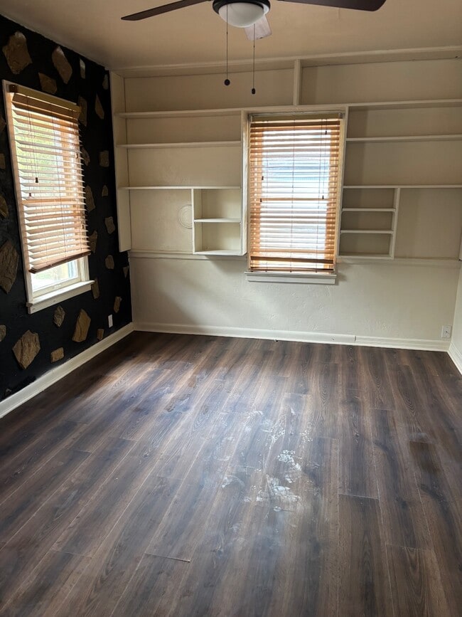 Building Photo - 5731 Mitchell Ct