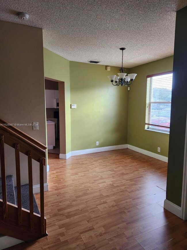 Building Photo - 820 NE 212th Terrace