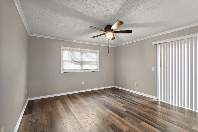 Building Photo - 27 Park Crest Pl