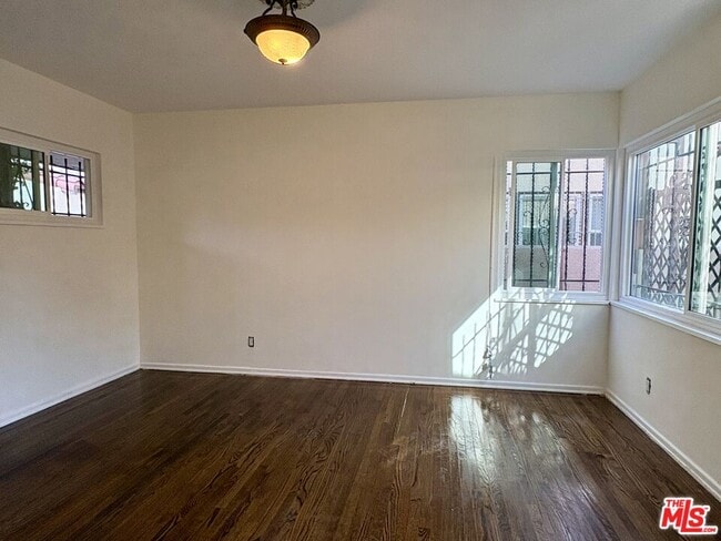 Building Photo - 333 N Detroit St