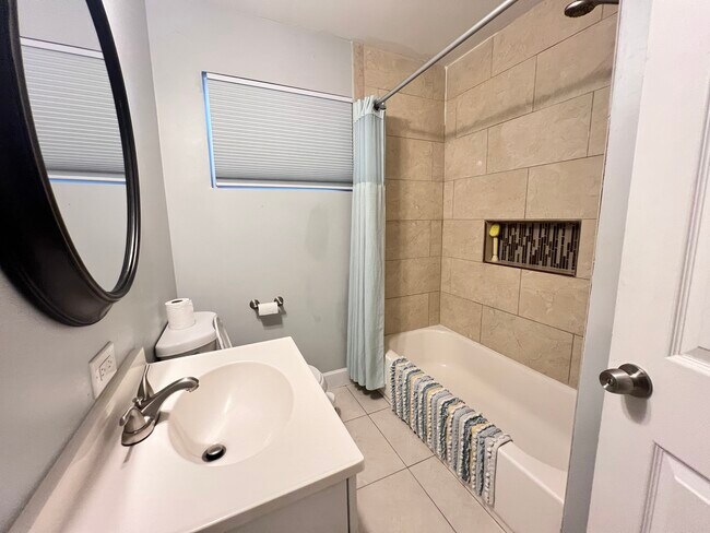 Building Photo - 3219 Fruitwood Ln