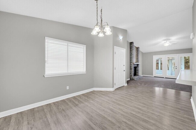 Building Photo - 3930 Balsam Dr