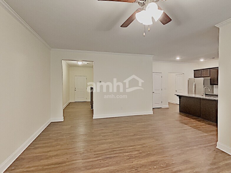 Building Photo - 561 Woodall Rd