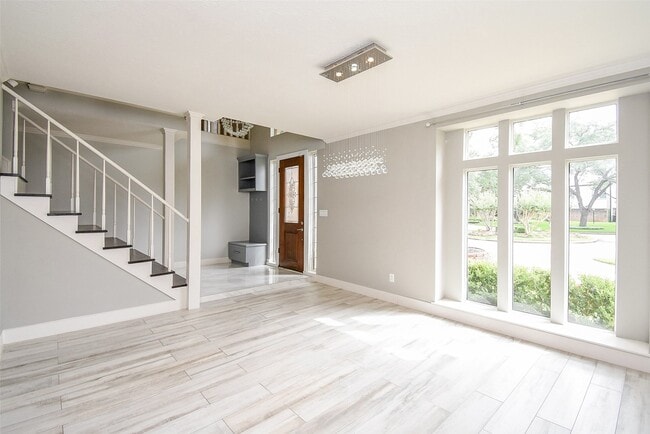 Building Photo - 755 Last Arrow Dr