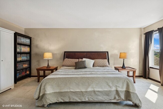 Building Photo - 4505 Yellowstone Ln N