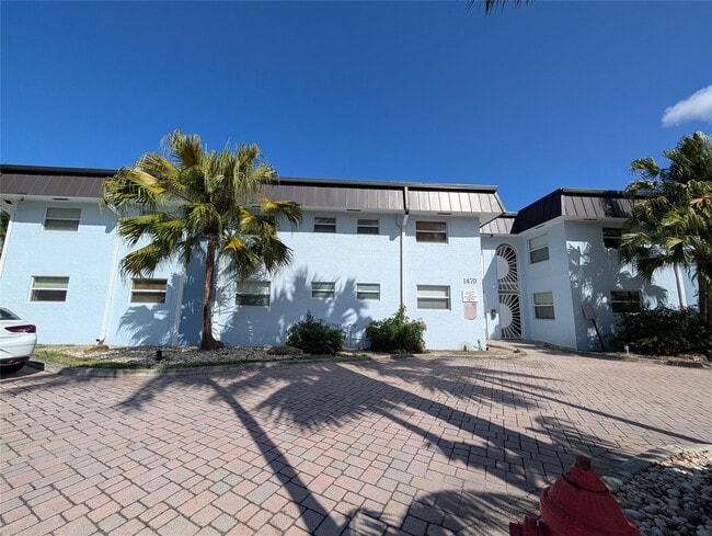 Building Photo - 1470 N Dixie Hwy