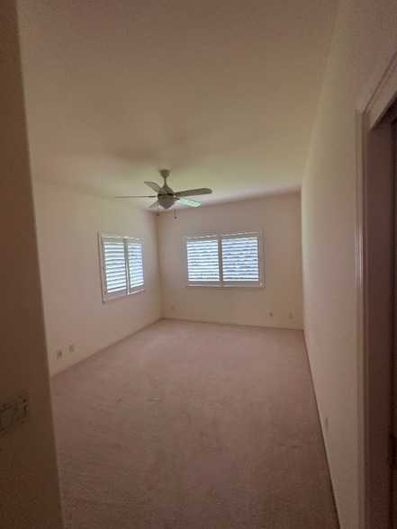 Building Photo - 76-6406-6406 Pualani St