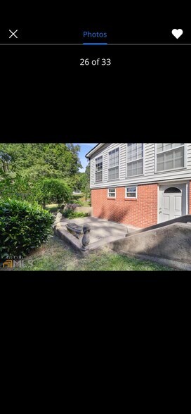 Building Photo - 102 Church St