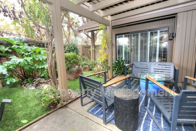 Building Photo - 2010 Promontory Point Ln