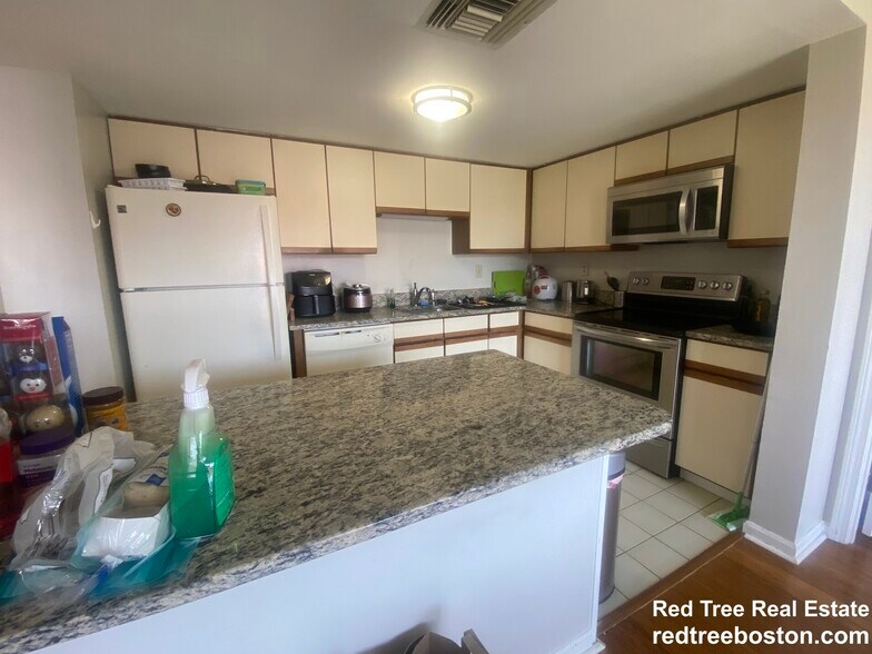 Primary Photo - 85 Brainerd Rd