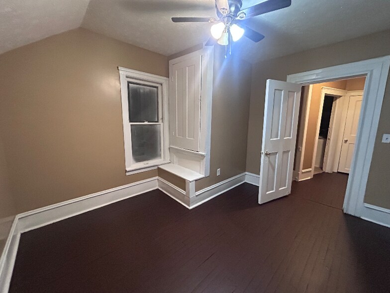 Building Photo - 12310 Watterson Ave