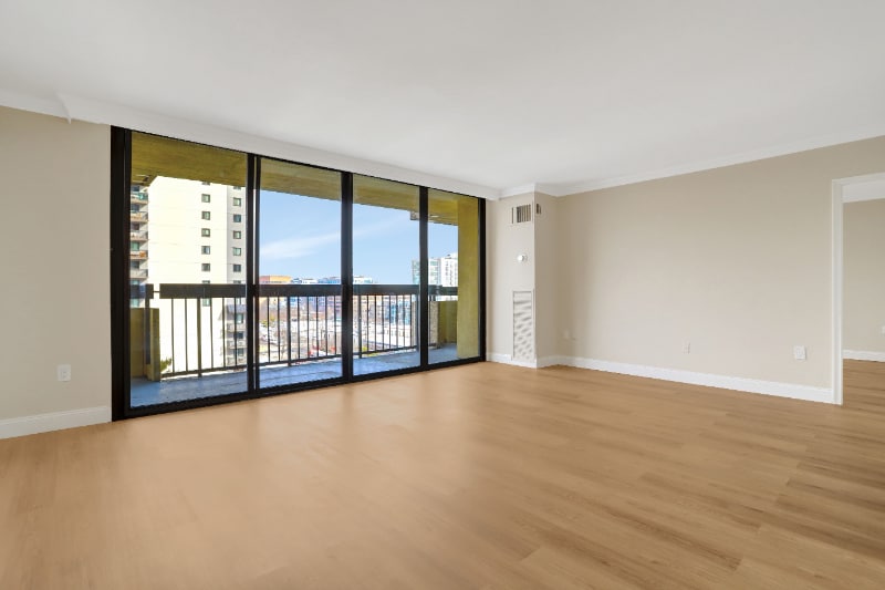 Building Photo - 400 Madison St