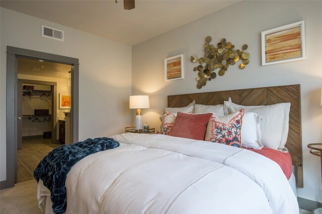 Building Photo - 2910 Milam St