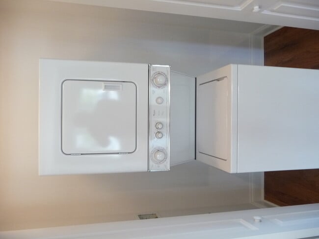 Building Photo - 3705 N Kedzie Ave