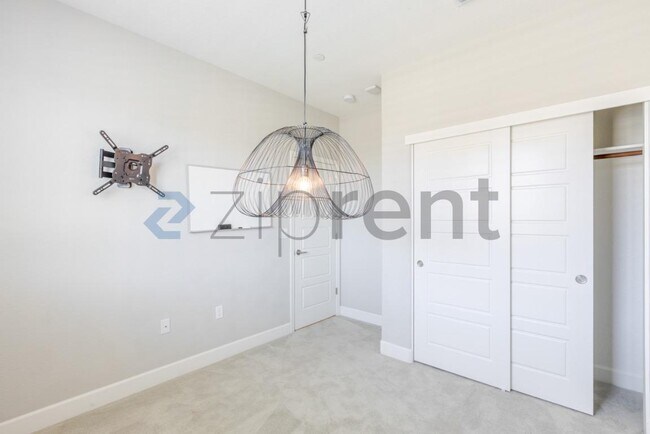 Building Photo - 5824 Highport Dr