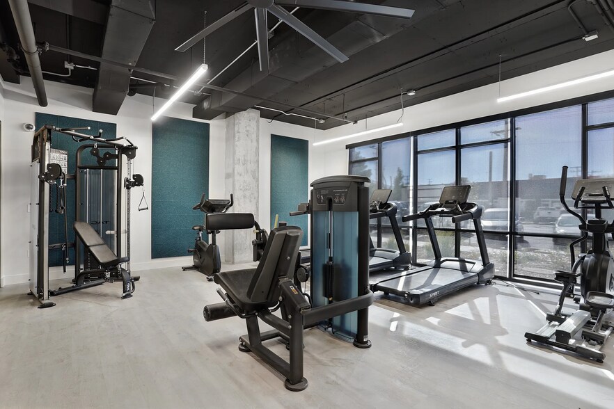 Building Photo - 340 West 700 S