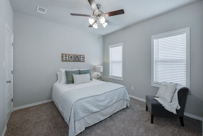 Building Photo - 4009 Oaklawn St