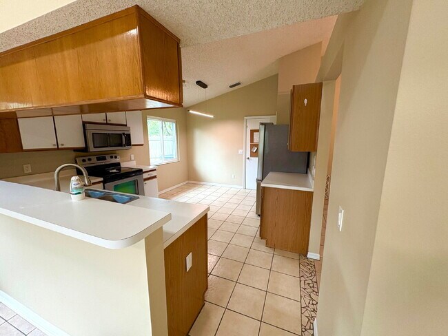 Building Photo - Charming 3-Bedroom Home in the Sought-Afte...