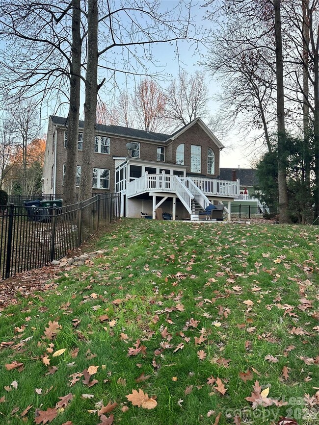 Building Photo - 21647 Crown Lake Dr