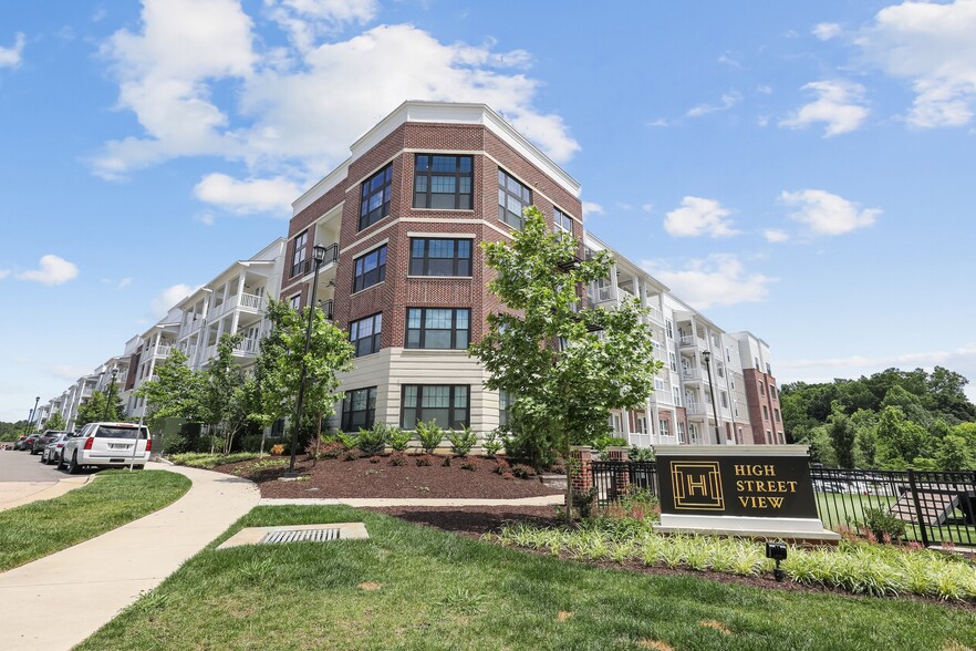 Primary Photo - High Street View Luxury Apartments