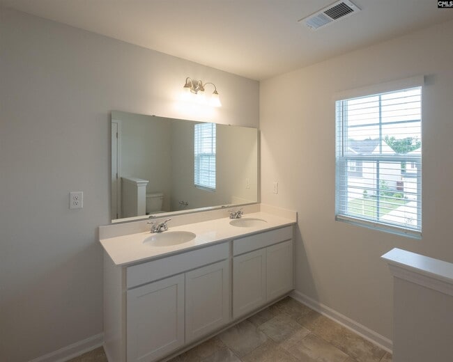 Building Photo - 312 Braemar Dr