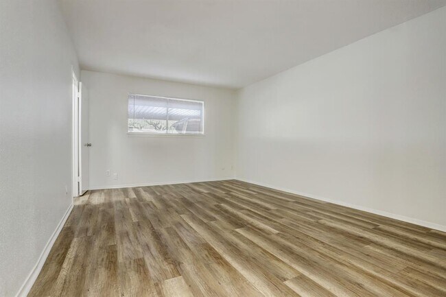 Building Photo - 11540 Chimney Rock Rd