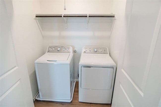 Building Photo - 112 Dollars Dr