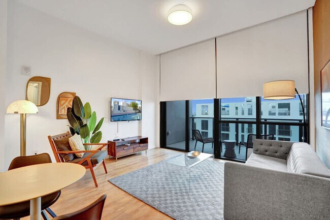 Building Photo - 1220 17th St