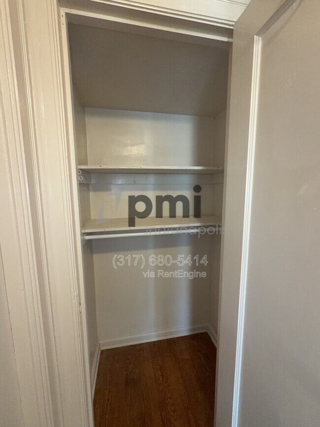 Building Photo - 1 W 28th St