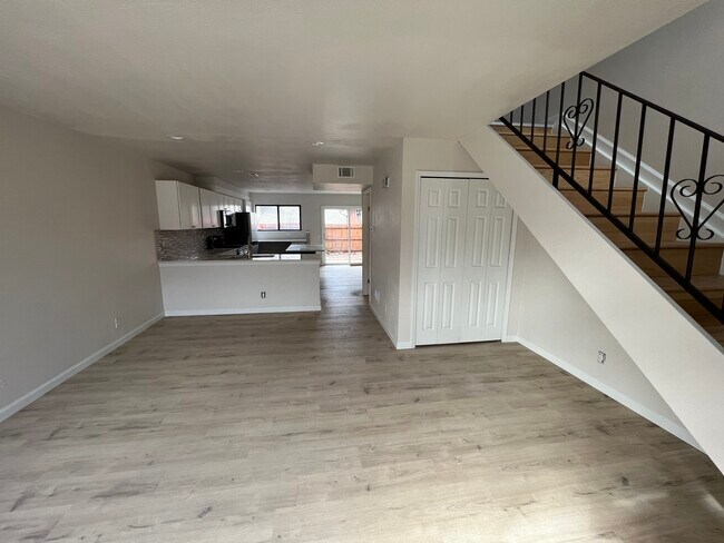 Family room - 1338 S Crystal Way