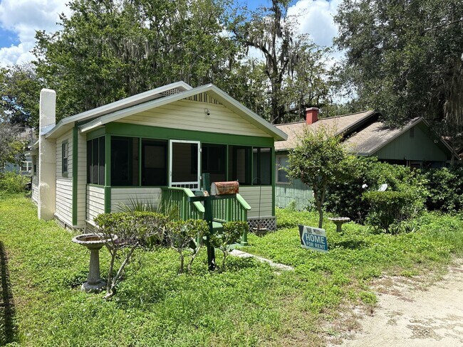 Building Photo - 224 NW 4th Pl