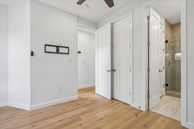 Building Photo - 810 13th St NE