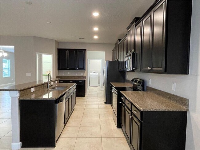 Building Photo - 15168 Evergreen Oak Loop