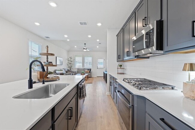 Building Photo - 179 Kings Cyn Dr