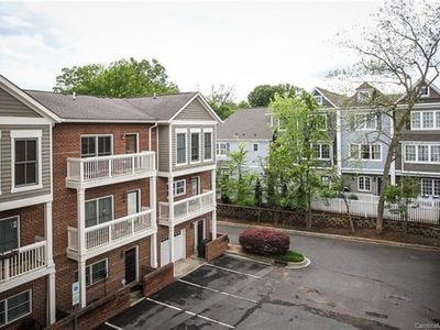 Building Photo - 2000 Euclid Ave