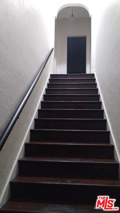 Building Photo - 6133 Cashio St