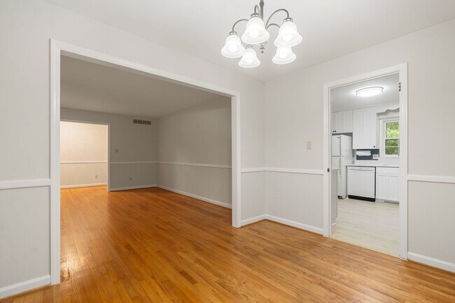 Building Photo - Chapel Hill Ranch Lakeshore community