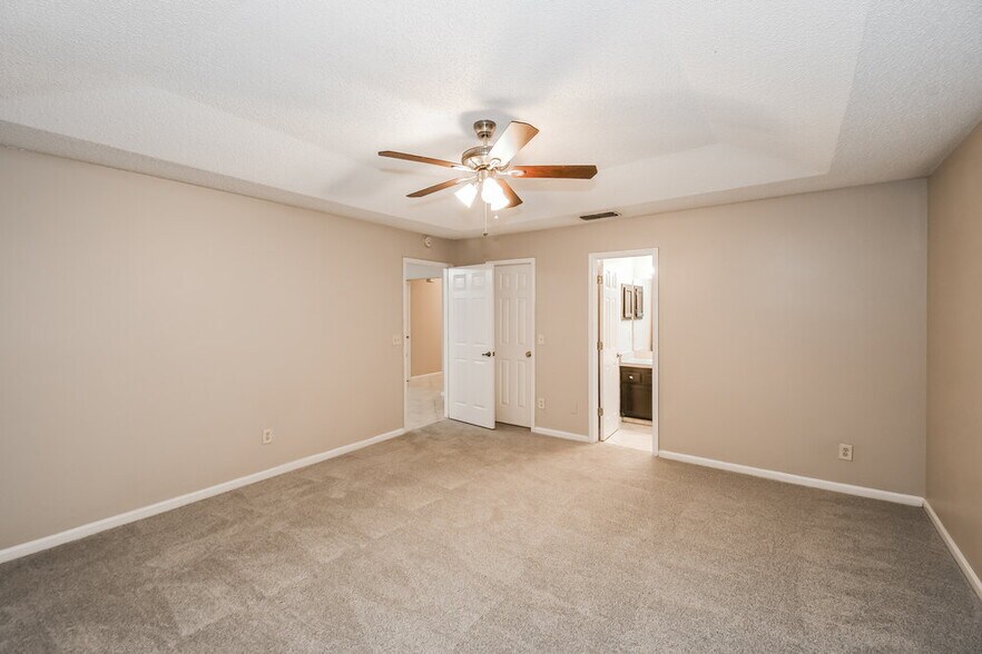 Building Photo - 3571 Barbizon Ct