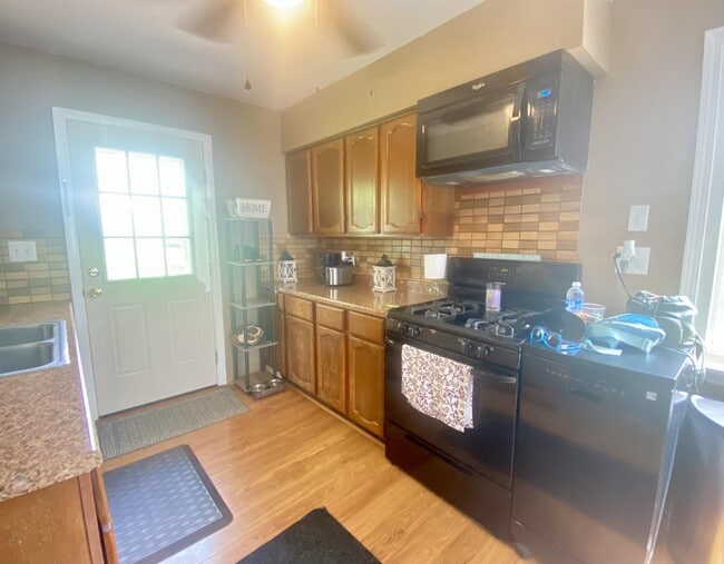 Building Photo - 1117 Kay Pkwy