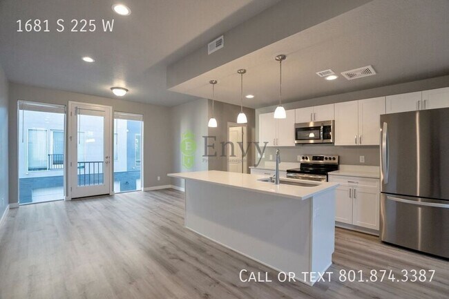 Building Photo - 1681 S 225 E