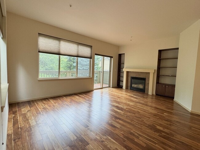 Building Photo - 3bd/3ba Issaquah Townhouse