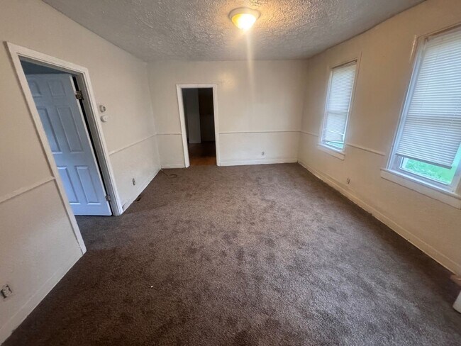 Building Photo - 3017 Nursery Ave