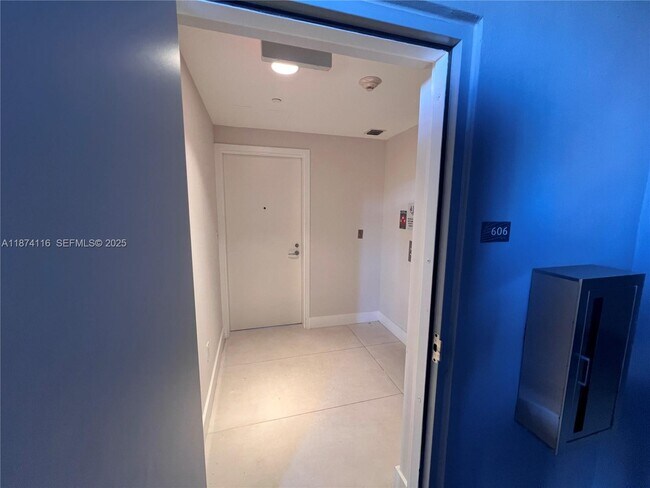 Building Photo - 16385 Biscayne Blvd