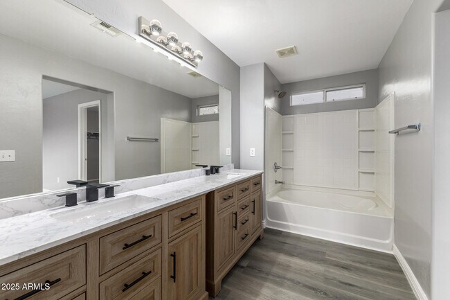 Building Photo - 3006 W Ferruccio Pl